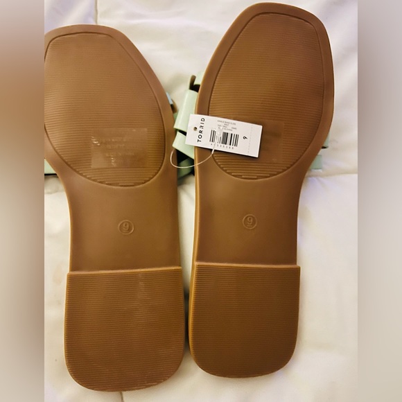 Torrid 9WW Mint Single Band Slide NWT - Picture 11 of 11